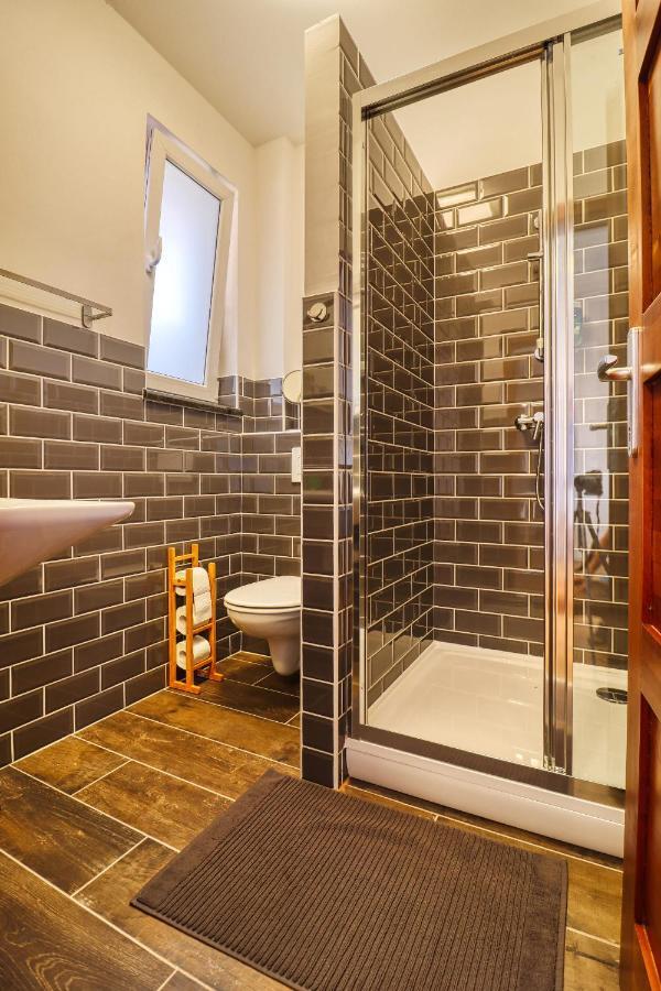 Barka Apartman Eger Bagian luar foto