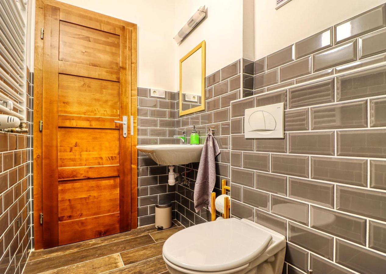 Barka Apartman Eger Bagian luar foto