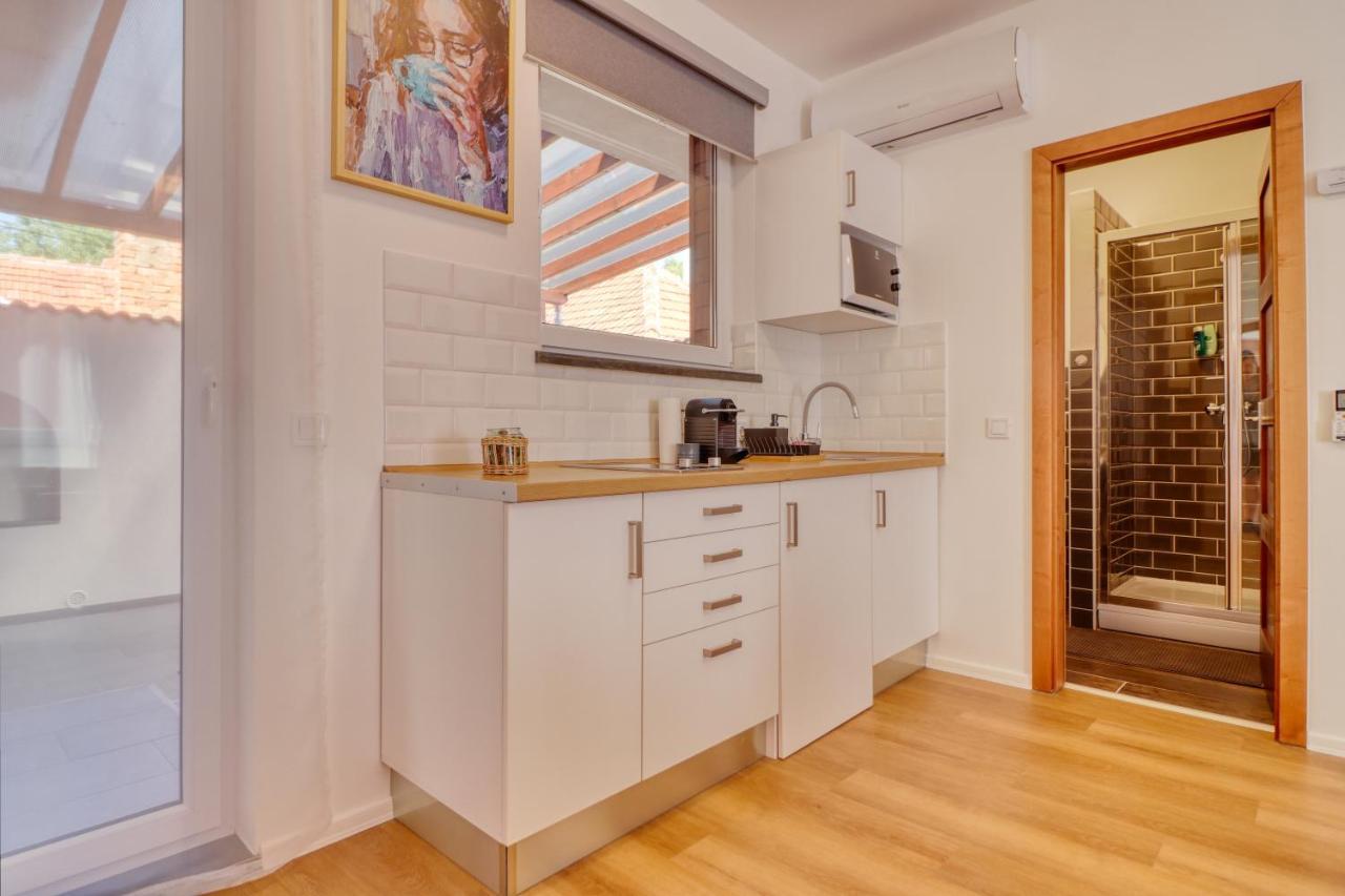 Barka Apartman Eger Bagian luar foto