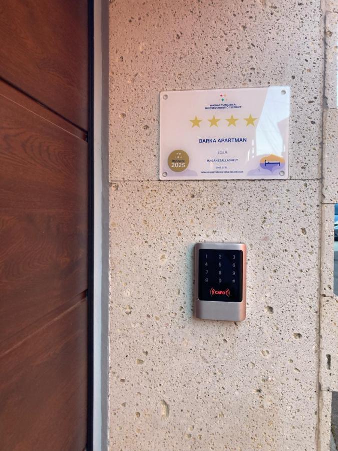 Barka Apartman Eger Bagian luar foto